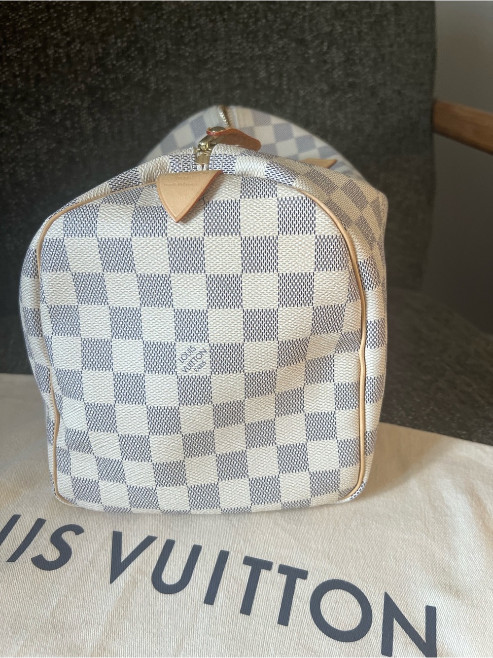 AUTHENTIC Louis Vuitton Damier Azur Speedy 30 in White and Tan - Picture 4 of 10